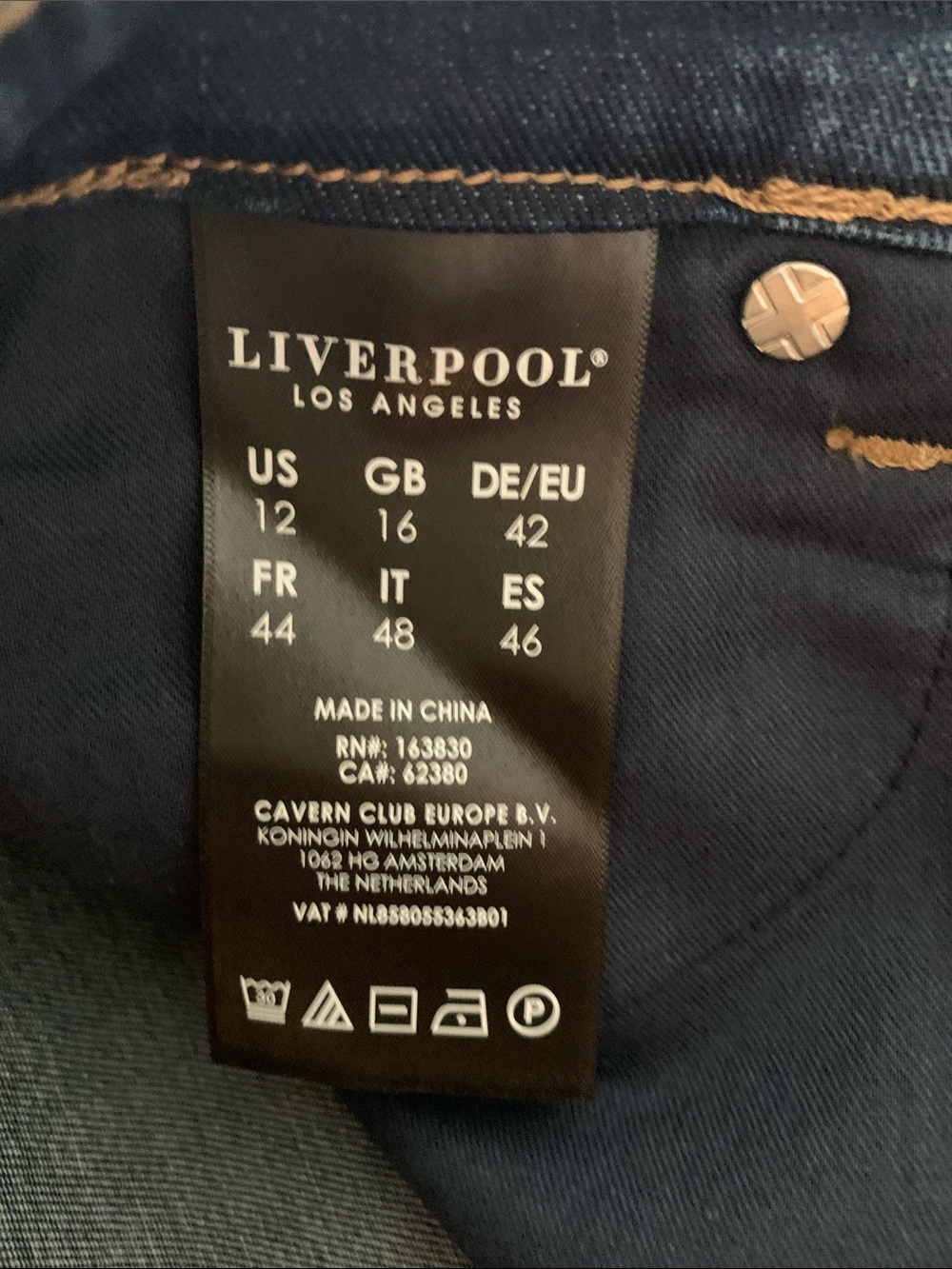 Liverpool Women's Denim Roll-Cuff Shorts Size 12 NWT - Picture 7 of 9